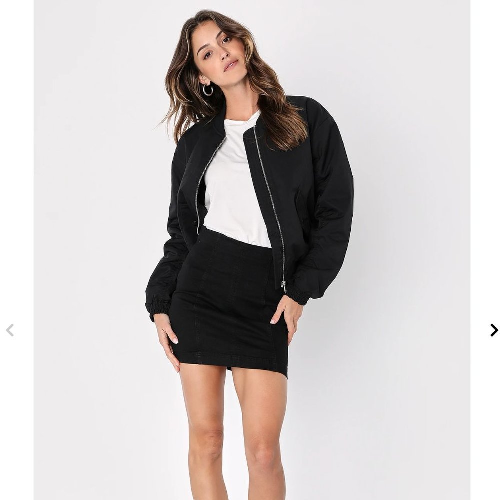 FREE PEOPLE Modern Femme black stretch mini skirt. Size 4 Small
